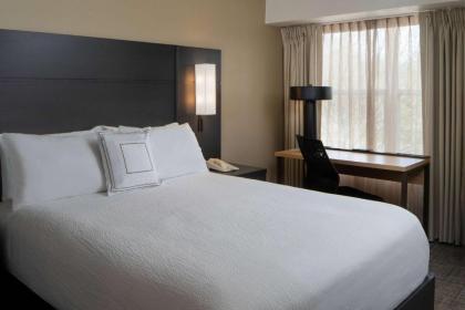 Sonesta ES Suites Fairfax Fair Lakes - image 13