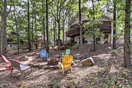 Waterfront Family Home with Deck 5 Miles to Marina!