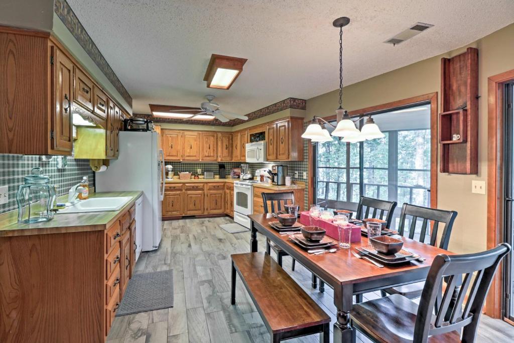 Waterfront Family Home with Deck 5 Miles to Marina! - image 7