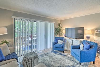 Fairfield Bay Gem with Pool Access 4 Mi to Lake - image 3