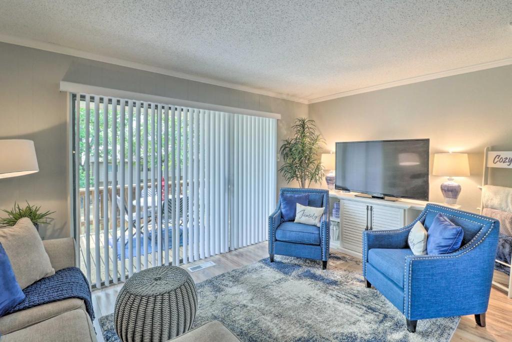 Fairfield Bay Gem with Pool Access 4 Mi to Lake - image 3