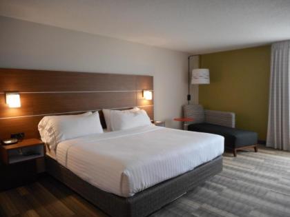 Holiday Inn Express Fairfield an IHG Hotel - image 11