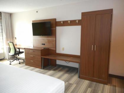 Holiday Inn Express Fairfield an IHG Hotel - image 2