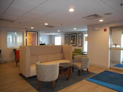 Holiday Inn Express Fairfield an IHG Hotel - image 3