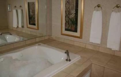 Hampton Inn Cincinnati Northwest Fairfield - image 2