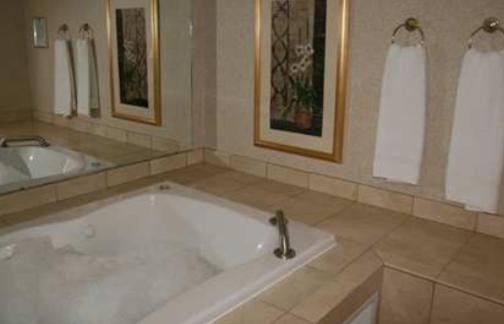 Hampton Inn Cincinnati Northwest Fairfield - image 2