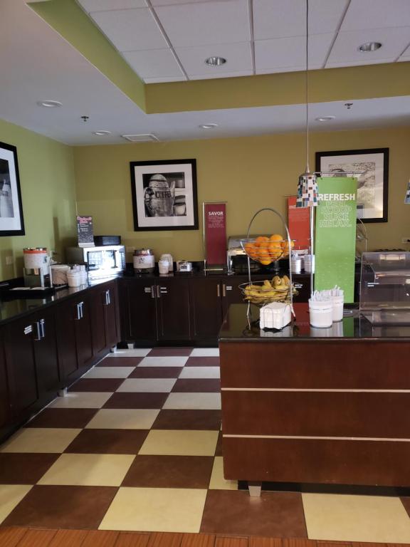 Hampton Inn Cincinnati Northwest Fairfield - image 7