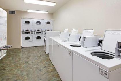 WoodSpring Suites Cincinnati Fairfield - image 13