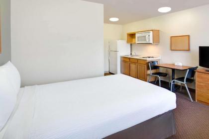 WoodSpring Suites Cincinnati Fairfield - image 8