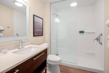 TownePlace Suites Cincinnati Fairfield - image 11