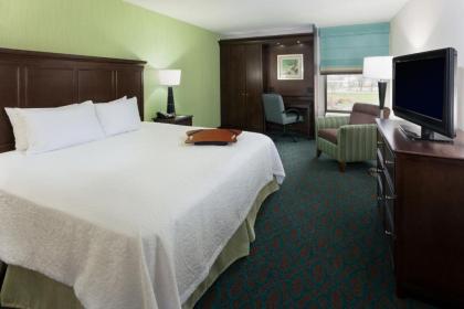 Hampton Inn New Bedford/Fairhaven - image 1