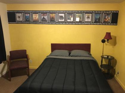 Highland Court Motel - image 11