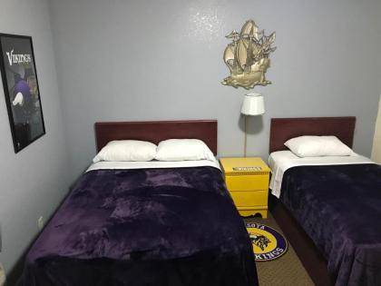 Highland Court Motel - image 13