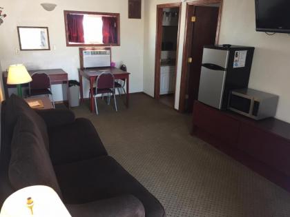Highland Court Motel - image 2