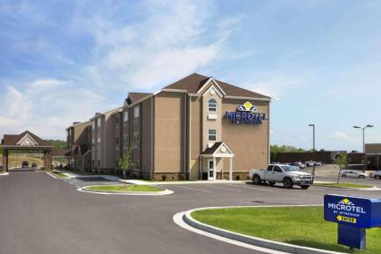 Microtel Inn & Suites Fairmont - image 11