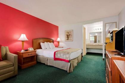 Ramada by Wyndham Cleveland Airport West - image 15