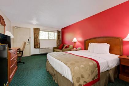 Ramada by Wyndham Cleveland Airport West - image 2
