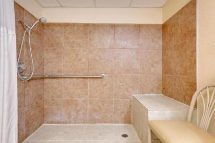 Ramada by Wyndham Cleveland Airport West - image 8