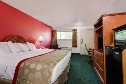 Ramada by Wyndham Cleveland Airport West - image 9