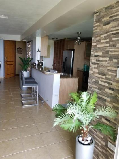Luxury Ocean View Apartment - image 9