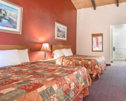 Rodeway Inn Fallbrook Downtown - image 2