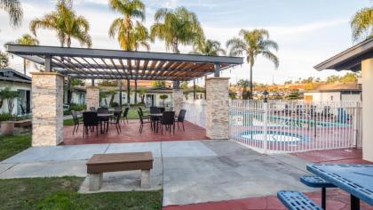 Fallbrook Country Inn - image 10