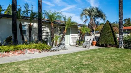Fallbrook Country Inn - image 13