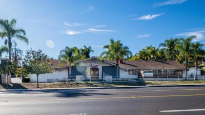 Fallbrook Country Inn - image 14