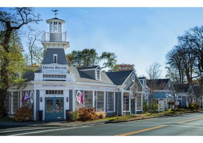 Inn on the Square - image 10