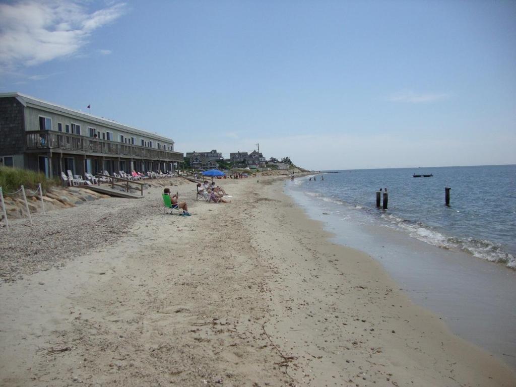 Falmouth Tides Motel - image 2
