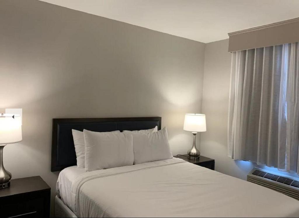 Wingate by Wyndham Far Rockaway JFK Airport - image 2