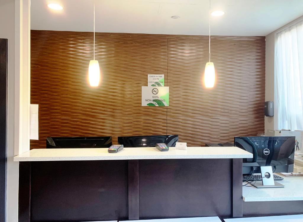 Wingate by Wyndham Far Rockaway JFK Airport - image 5