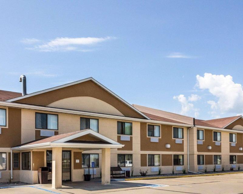 Travelodge by Wyndham Fargo - main image