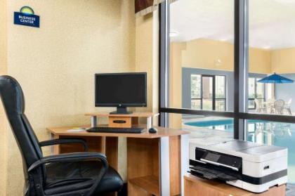 Days Inn by Wyndham Fargo - image 4