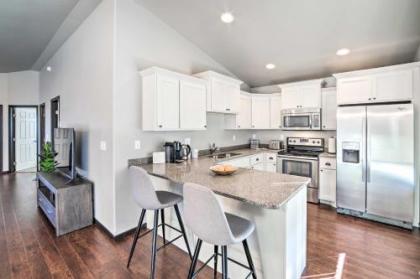 Fargo Family Home Short Drive to Downtown!