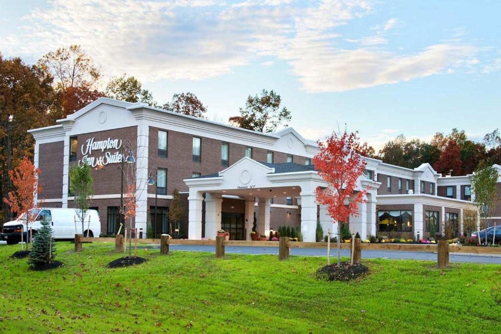 Hampton Inn and Suites Hartford/Farmington - main image