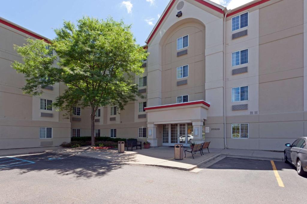 MainStay Suites Detroit Farmington Hills - main image