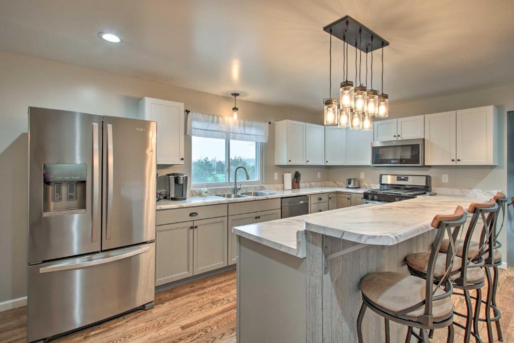 Chic Ste Genevieve Home with Nice Interior Amenities - image 7