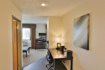 Best Western Plus the Four Corners Inn - image 9