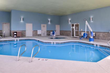 Holiday Inn Express Hotel & Suites Farmington an IHG Hotel - image 7