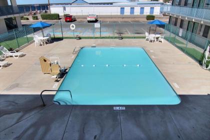 Motel 6-Farmington NM - image 2