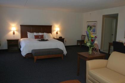 Hampton Inn Farmville - image 11