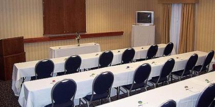 Hampton Inn Farmville - image 8
