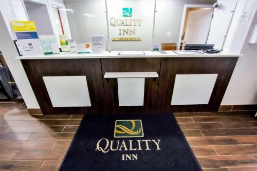 Quality Inn Fayetteville I-95 - image 2