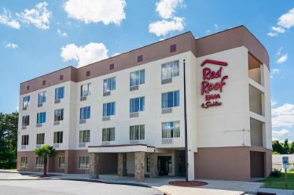 Red Roof Inn  Suites Fayetteville Fort Bragg