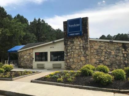 Travelodge by Wyndham Fayetteville - image 2