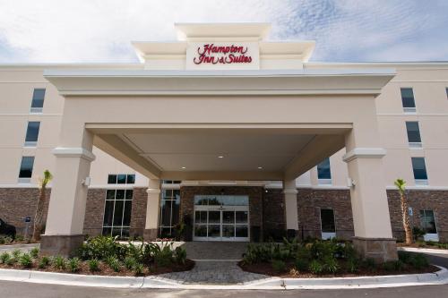 Hampton Inn and Suites Fayetteville NC - main image