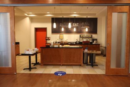 Hampton Inn Fayetteville - image 4