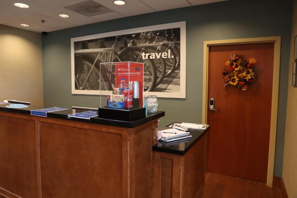 Hampton Inn Fayetteville - image 6