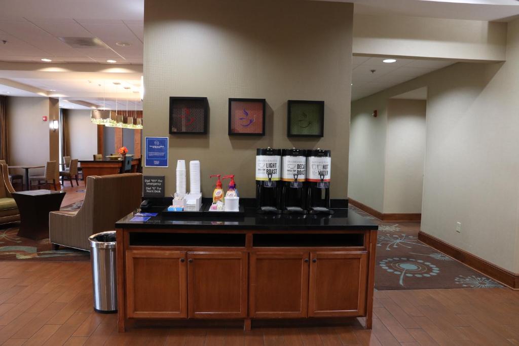 Hampton Inn Fayetteville - image 7